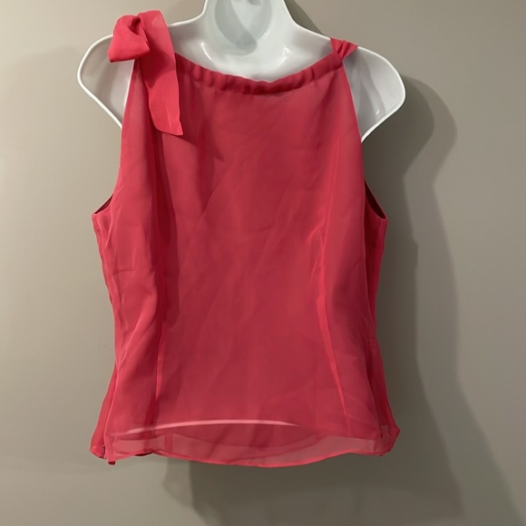 Beautiful top - Picture 3 of 5